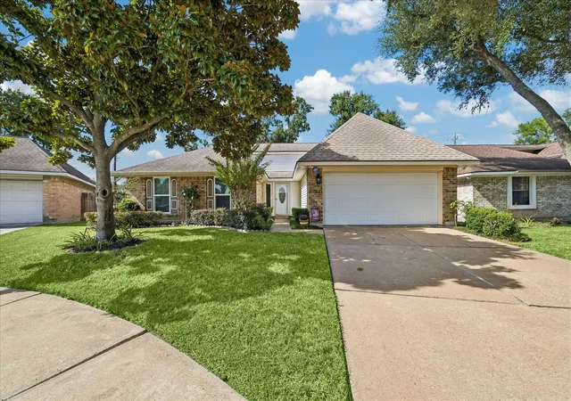 Photo 1 of Single family home for sale at 14526 Royal Hl Dr, Houston, TX 77083 | MLS# 52703308 | Listing updated on 2026-09-17