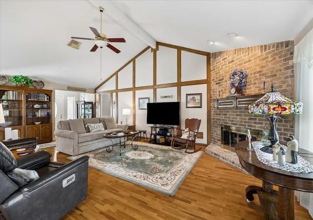 Photo 3 of Single family home for sale at 14526 Royal Hl Dr, Houston, TX 77083 | MLS# 52703308 | Listing updated on 2026-09-17