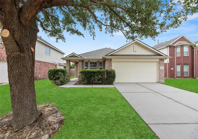 Photo 3 of Single family home for sale at 10410 Dewey Eve Ct, Houston, TX 77070 | MLS# 52275097 | Listing updated on 2026-09-03