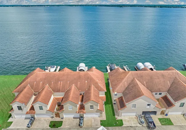 Photo 3 of Townhouse for sale at 4 Regency Point, Montgomery, TX 77356 | MLS# 69585728 | Listing updated on 2026-09-23