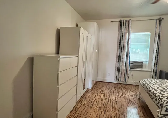 Photo 4 of Multi family home for sale at 1922 Rosewood St, Houston, TX 77004 | MLS# 25814114 | Listing updated on 2026-09-09