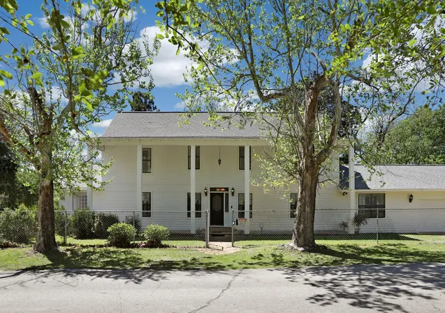 Photo 2 of Single family home for sale at 201 N Magnolia St, Corrigan, TX 75939 | MLS# 74088438 | Listing updated on 2026-09-20