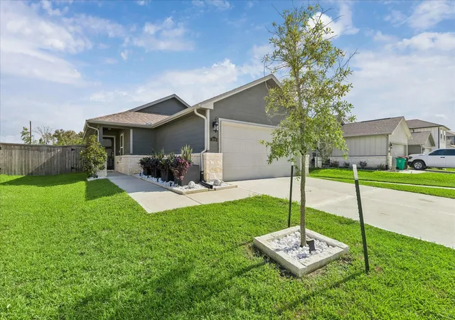 Photo 1 of Single family home for sale at 2826 Trinity Cvs Dr, Crosby, TX 77532 | MLS# 66306555 | Listing updated on 2026-10-06