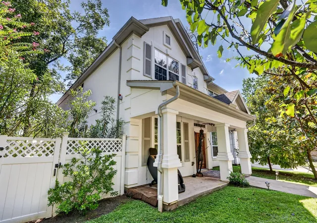 Photo 3 of Single family home for sale at 335 Voss Rd, Houston, TX 77024 | MLS# 87831436 | Listing updated on 2026-09-23
