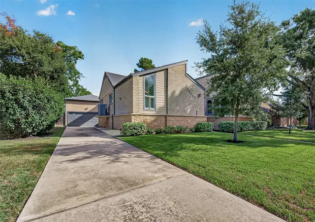 Photo 2 of Single family home for sale at 15902 Jersey Dr, Jersey Village, TX 77040 | MLS# 5255719 | Listing updated on 2026-09-20