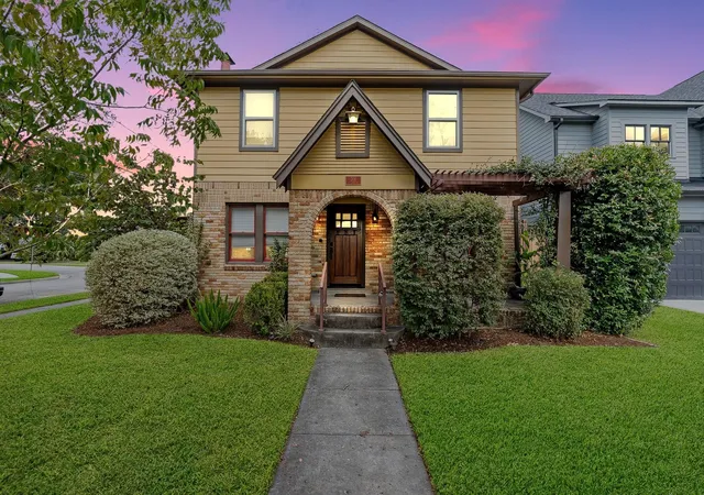 Photo 1 of Single family home for sale at 701 E 17th Street, Houston, TX 77008 | MLS# 78774927 | Listing updated on 2026-10-08