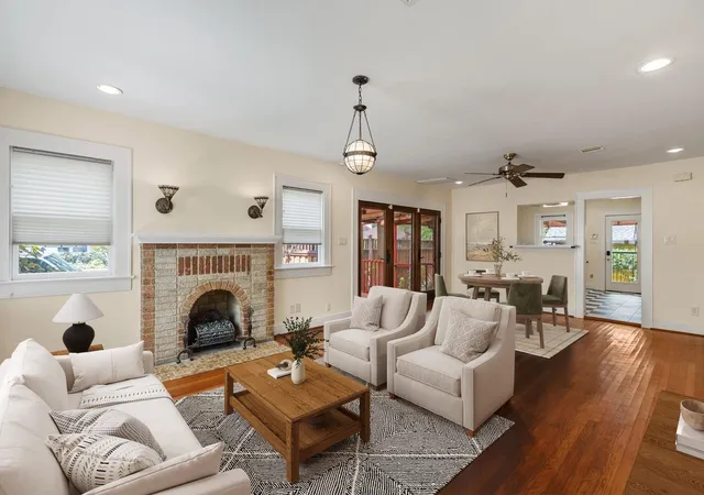 Photo 2 of Single family home for sale at 701 E 17th Street, Houston, TX 77008 | MLS# 78774927 | Listing updated on 2026-10-08