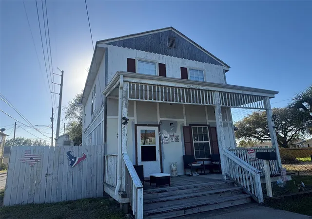 Photo 1 of Single family home for sale at 2011 Mary Moody Northen Blvd, Galveston, TX 77551 | MLS# 24758692 | Listing updated on 2026-09-24