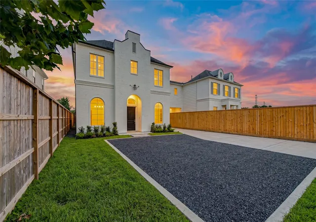Photo 2 of Single family home for sale at 2309 Hollister Rd, Houston, TX 77080 | MLS# 8748619 | Listing updated on 2026-10-08