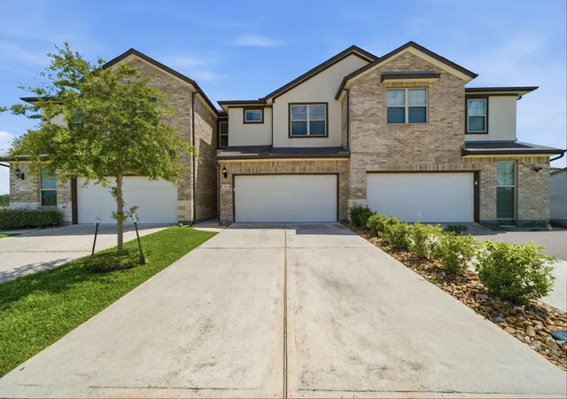 Photo 2 of Single family home for sale at 7116 Elgin St, Pearland, TX 77584 | MLS# 88419468 | Listing updated on 2026-09-02
