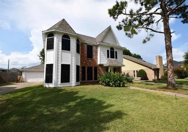 Photo 3 of Single family home for sale at 14706 W Bend Dr, Houston, TX 77082 | MLS# 4092668 | Listing updated on 2026-09-15