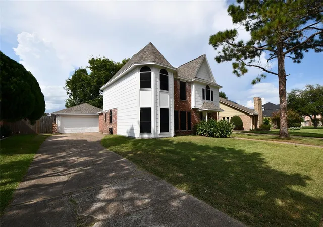 Photo 3 of Single family home for sale at 14706 W Bend Dr, Houston, TX 77082 | MLS# 4092668 | Listing updated on 2026-09-15