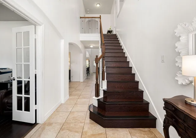Photo 4 of Single family home for sale at 2007 Brookmont Dr, Conroe, TX 77301 | MLS# 15573025 | Listing updated on 2026-09-13