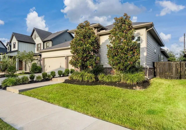 Photo 2 of Single family home for sale at 16118 Dedication Dr, Cypress, TX 77433 | MLS# 74583214 | Listing updated on 2026-10-12