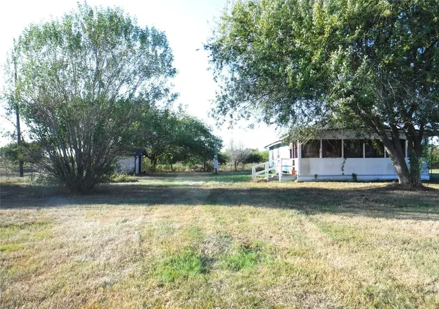 Single family home for sale at 1142 Chestnut Ln, Wallis, TX 77485 | MLS# 6086505