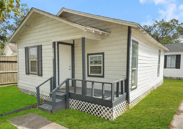 Photo 1 of Multi family home for sale at 8514 Spaulding St, Houston, TX 77016 | MLS# 77416298 | Listing updated on 2026-10-05