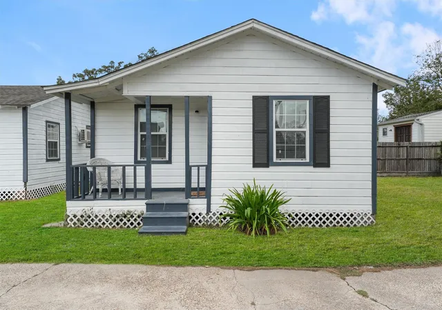 Photo 2 of Multi family home for sale at 8514 Spaulding St, Houston, TX 77016 | MLS# 77416298 | Listing updated on 2026-10-05