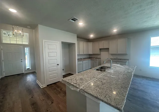 Photo 1 of Single family home for sale at 138 Lacebark Loop, Huntsville, TX 77320 | MLS# 84861329 | Listing updated on 2026-09-19