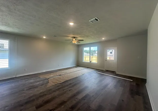 Photo 2 of Single family home for sale at 138 Lacebark Loop, Huntsville, TX 77320 | MLS# 84861329 | Listing updated on 2026-09-19