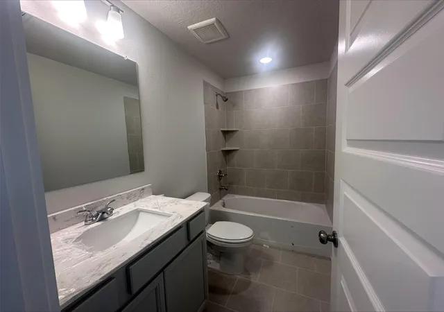 Photo 3 of Single family home for sale at 138 Lacebark Loop, Huntsville, TX 77320 | MLS# 84861329 | Listing updated on 2026-09-19