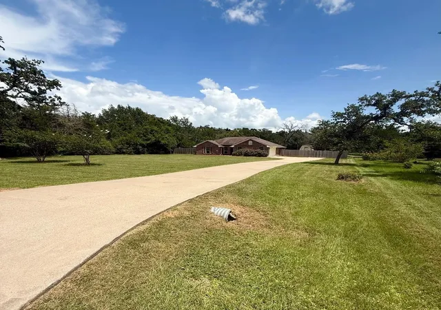 Photo 2 of Single family home for sale at 9638 Woodview Dr, College Station, TX 77845 | MLS# 35048938 | Listing updated on 2026-09-04