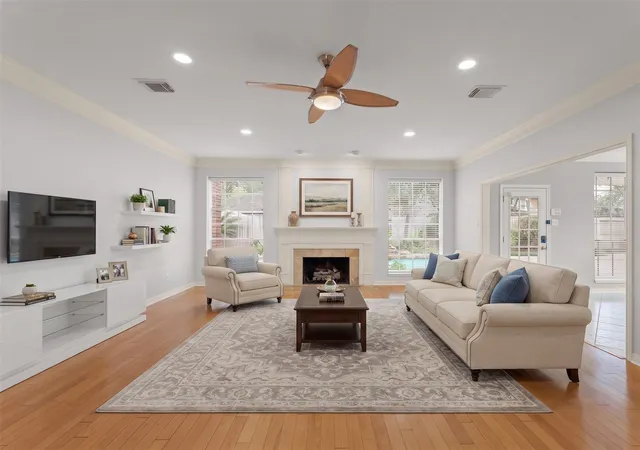 Photo 3 of Single family home for sale at 14 Sterling Ct, Sugar Land, TX 77479 | MLS# 79732471 | Listing updated on 2026-09-26