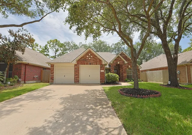 Photo 3 of Sale Pending at 18111 Brookes Bnd, Houston, TX 77094 | MLS# 3806412 | Listing updated on 2026-09-21
