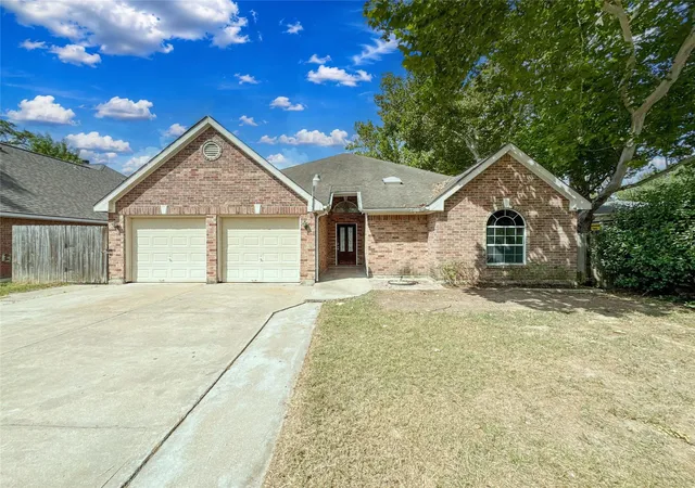 Photo 1 of Single family home for sale at 11114 Kirwin Ln, Houston, TX 77041 | MLS# 86987133 | Listing updated on 2026-09-24
