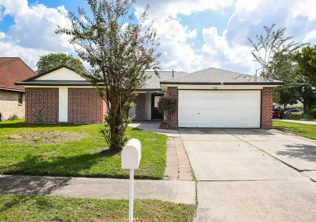 Photo 1 of Single family home for sale at 11302 Paramount Ln, Houston, TX 77067 | MLS# 81046615 | Listing updated on 2026-10-07