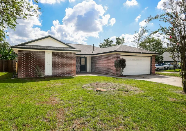 Photo 2 of Single family home for sale at 11302 Paramount Ln, Houston, TX 77067 | MLS# 81046615 | Listing updated on 2026-10-07