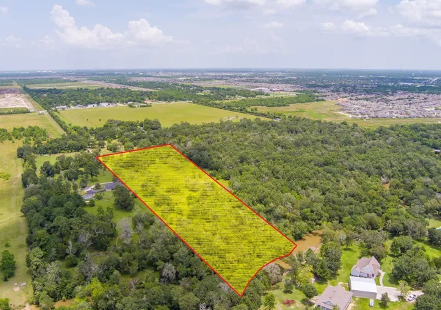 Photo 3 of Land for sale at 420 Cemetery Rd, Dickinson, TX 77539 | MLS# 10946597 | Listing updated on 2026-09-23