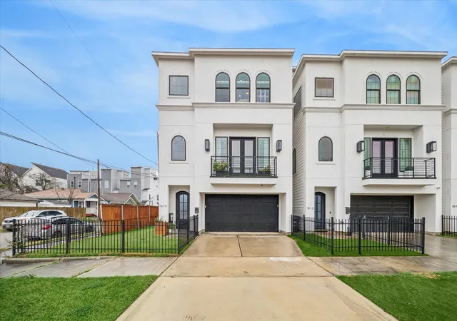 Photo 2 of Single family home for sale at 1614 Sampson St, Houston, TX 77003 | MLS# 31503122 | Listing updated on 2026-10-04