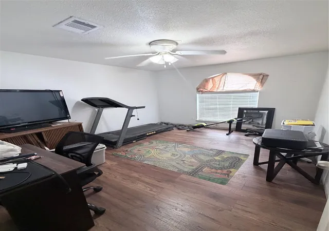 Photo 3 of Single family home for sale at 9206 Long Barrel Ln, Houston, TX 77040 | MLS# 2132208 | Listing updated on 2026-09-04
