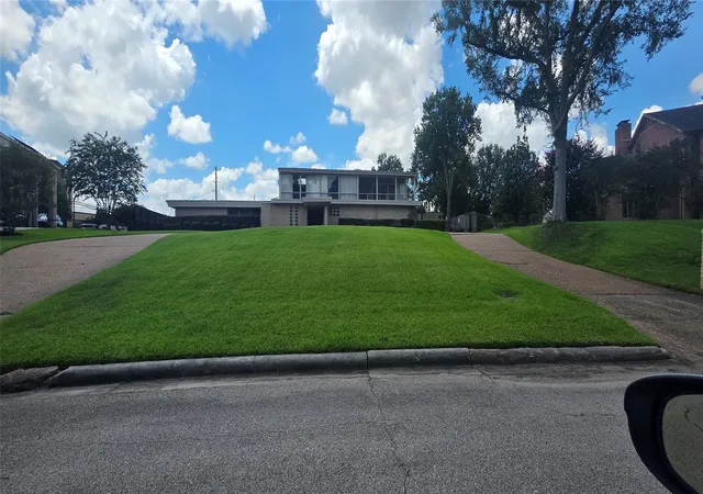 Photo 3 of Single family home for sale at 3506 S Parkwood Dr, Houston, TX 77021 | MLS# 73394223 | Listing updated on 2026-09-27