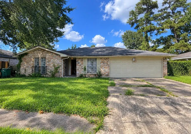 Photo 1 of Sale Pending at 9623 Glenwood Forest Dr, Houston, TX 77078 | MLS# 17634545 | Listing updated on 2026-09-23