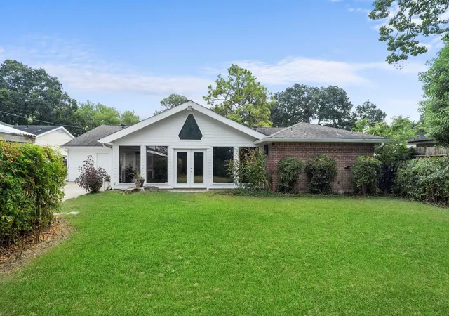 Photo 3 of Single family home for sale at 6102 Redding Rd, Houston, TX 77036 | MLS# 29556716 | Listing updated on 2026-09-07