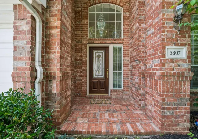 Photo 3 of Single family home for sale at 5807 Bayberry Way, Sugar Land, TX 77479 | MLS# 54914564 | Listing updated on 2026-10-03