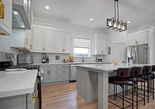 Photo 1 of Single family home for sale at 303 Blueberry St #B, Houston, TX 77018 | MLS# 53711116 | Listing updated on 2026-09-18