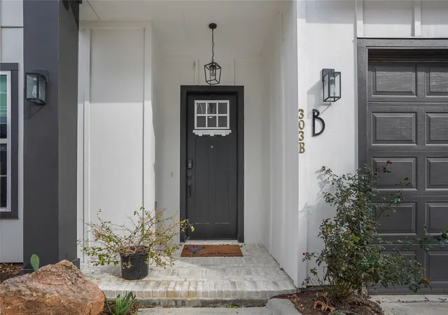 Photo 3 of Single family home for sale at 303 Blueberry St #B, Houston, TX 77018 | MLS# 53711116 | Listing updated on 2026-09-18