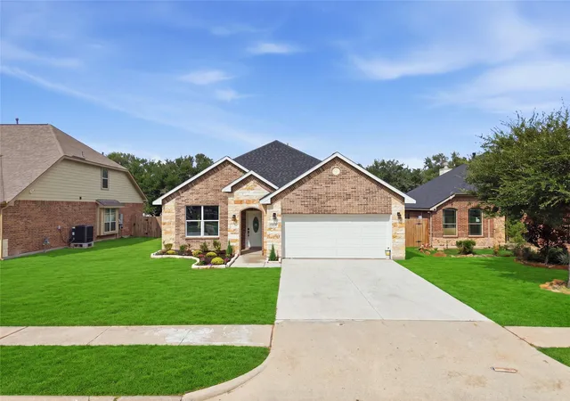 Photo 1 of Single family home for sale at 5014 E Meadow Dr, Deer Park, TX 77536 | MLS# 13118339 | Listing updated on 2026-10-06