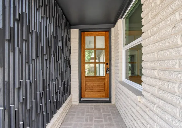 Photo 3 of Single family home for sale at 5619 Warm Springs Rd, Houston, TX 77035 | MLS# 97268173 | Listing updated on 2026-09-11