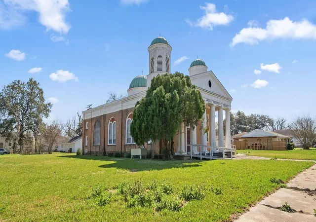 Photo 3 of Multi family home for sale at 3146 Thomas Blvd, Port Arthur, TX 77642 | MLS# 16666979 | Listing updated on 2026-09-08