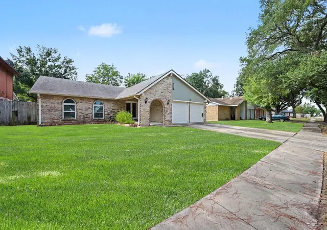 Photo 3 of Single family home for sale at 21619 Cimarron Pkwy, Katy, TX 77450 | MLS# 85589422 | Listing updated on 2026-09-07