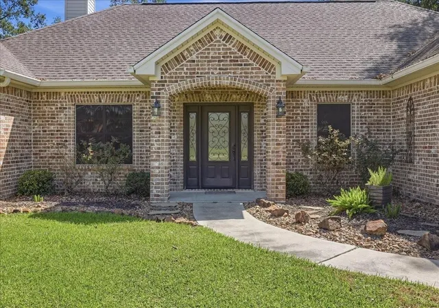 Photo 3 of Single family home for sale at 8060 E Ashford Park, Orange, TX 77630 | MLS# 66894594 | Listing updated on 2026-10-04