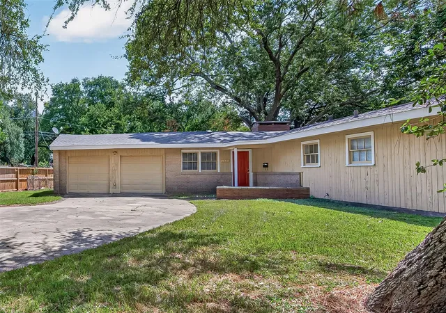 Photo 1 of Sale Pending at 1230 Kirsten St, La Marque, TX 77568 | MLS# 86070860 | Listing updated on 2026-09-18