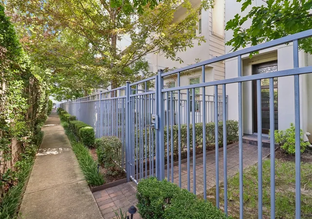 Photo 2 of Single family home for sale at 3115 Leeland St, Houston, TX 77003 | MLS# 21618262 | Listing updated on 2026-10-09