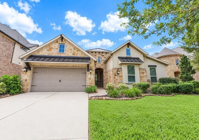 Photo 3 of Sale Pending at 3718 Pinebrook Holw Ln, Spring, TX 77386 | MLS# 40129910 | Listing updated on 2026-09-25