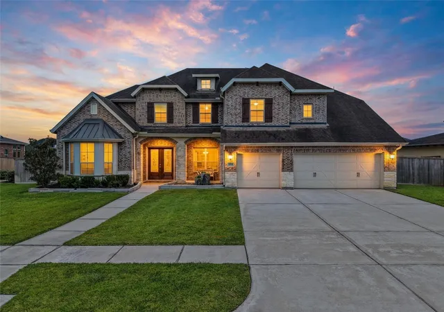 Single family home for sale at 1805 Sterling Crk Dr, Friendswood, TX 77546 | MLS# 91923577