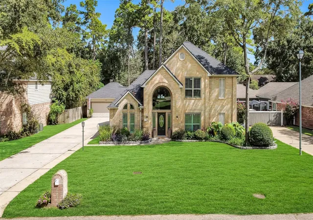 Photo 2 of Single family home for sale at 723 Forest Ln Dr, Conroe, TX 77302 | MLS# 95422767 | Listing updated on 2026-09-23