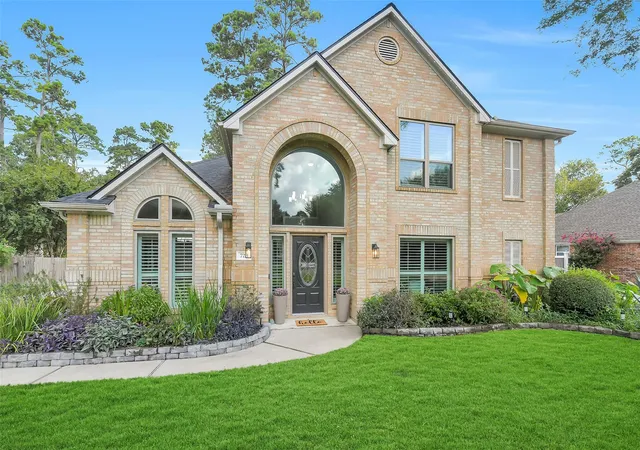 Photo 3 of Single family home for sale at 723 Forest Ln Dr, Conroe, TX 77302 | MLS# 95422767 | Listing updated on 2026-09-23
